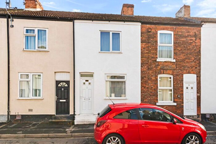 2 Bedroom Terraced House For Sale In High Street, Gainsborough, Lincolnshire, DN21
