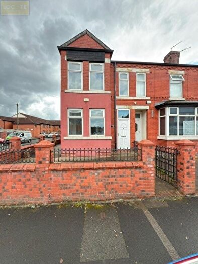3 Bedroom End Of Terrace House To Rent In Tootal Road, Salford, M5