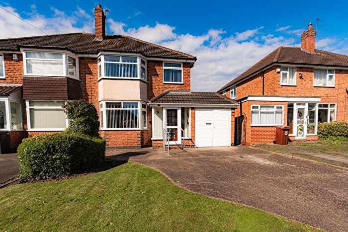 3 Bedroom Semi Detached House For Sale In Wyckham Road, Birmingham, B36