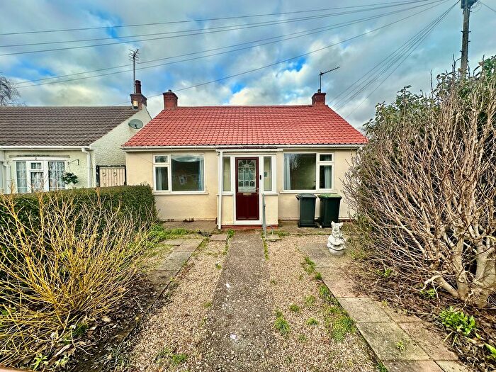 2 Bedroom Bungalow To Rent In The Crescent, Nottingham, NG9