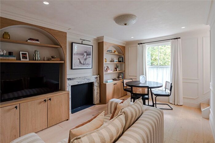2 Bedroom Flat For Sale In Leamington Road Villas, London, W11