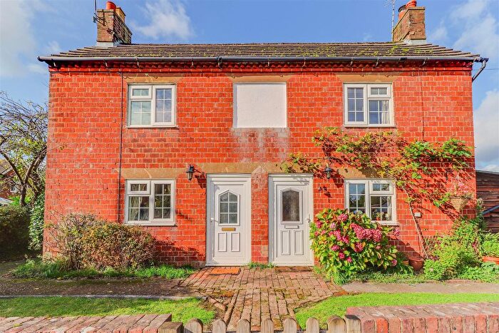 2 Bedroom Property To Rent In Ewhurst Road, Cranleigh, GU6