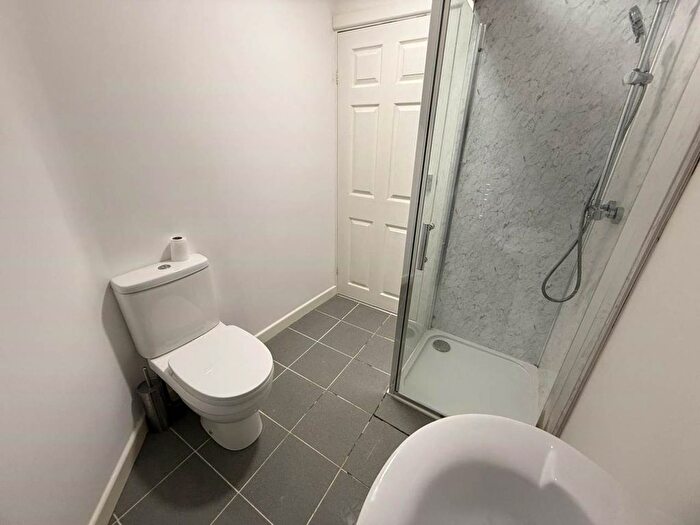 1 Bedroom Maisonette To Rent In King Street, Carmarthen, SA31