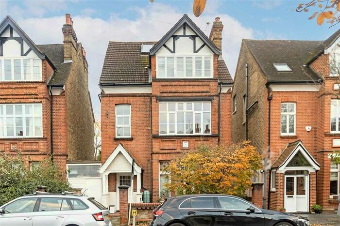 1 Bedroom Flat To Rent In Coleshill Road, Teddington, TW11
