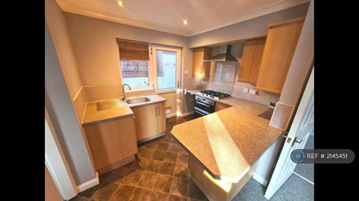 2 Bedroom Flat To Rent In Holmefield Road, Lytham St. Annes, FY8