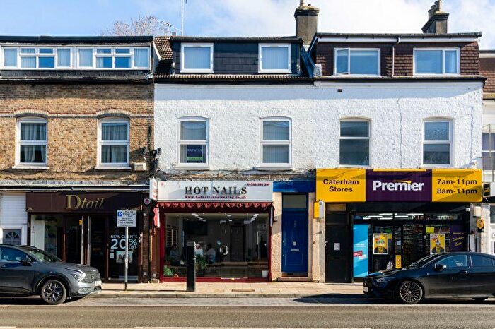 3 Bedroom Maisonette For Sale In Croydon Road, Caterham, CR3