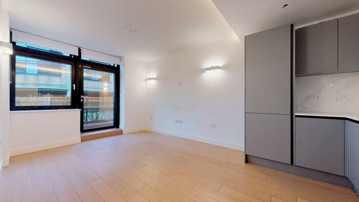 1 Bedroom Flat To Rent In New Horizons Court, Brentford, TW8