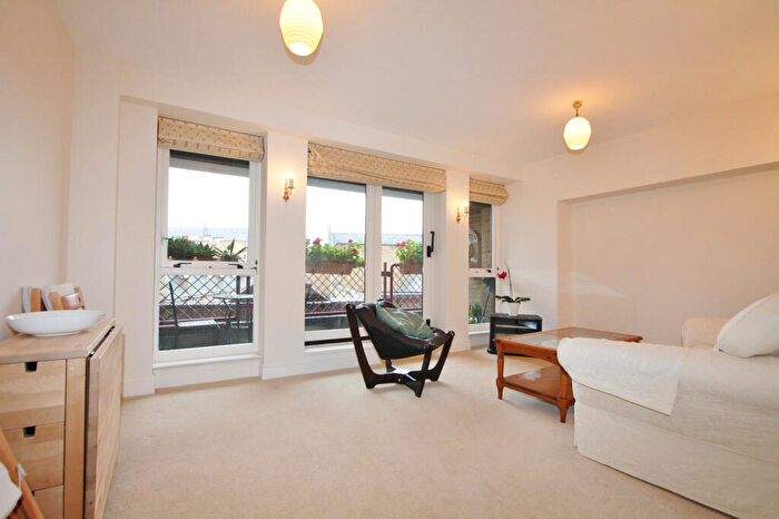 1 Bedroom Apartment For Sale In Wapping Lane, London, E1W