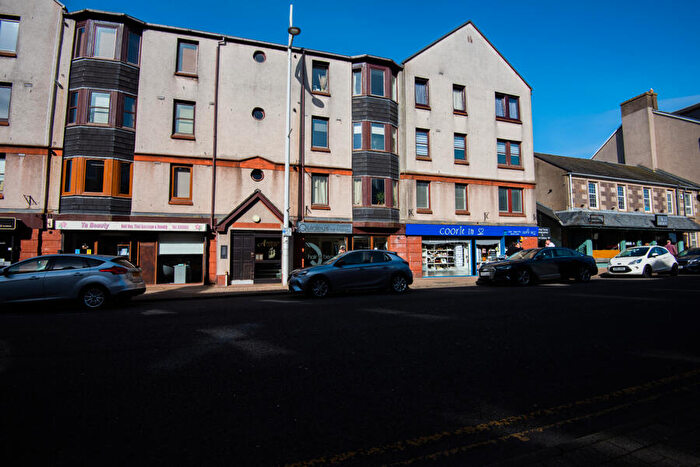 1 Bedroom Flat To Rent In Kempock Street, Gourock, Gourock, PA19