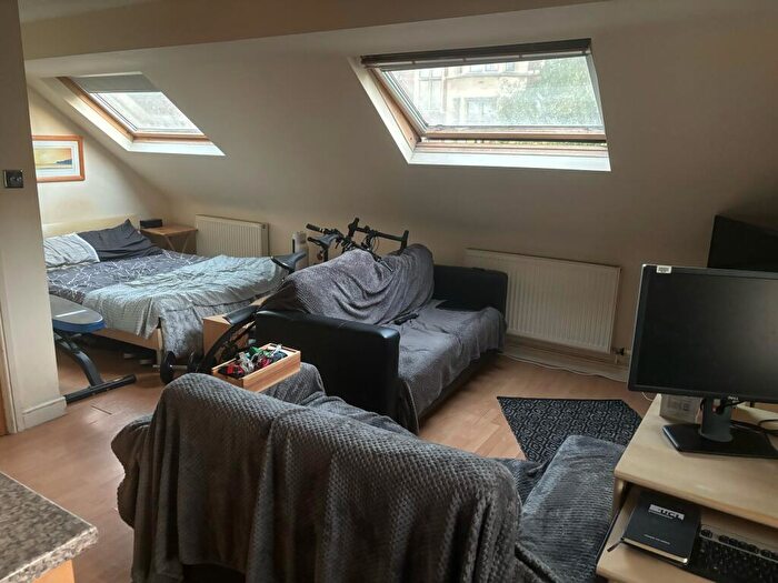 1 Bedroom Flat To Rent In The Parade, Roath, Cardiff, CF24