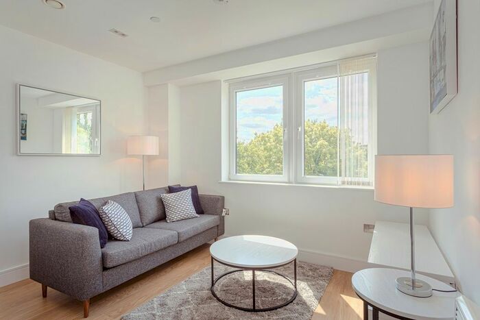 1 Bedroom Flat To Rent In Home Park Mill Link, Kings Langley WD4