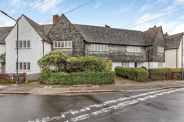 3 Bedroom Detached House For Sale In Dickson Road, Eltham, SE9