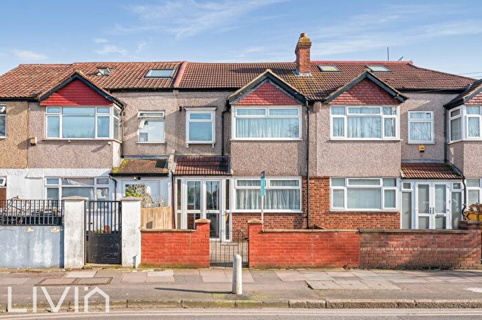 3 Bedroom Terraced House To Rent In Rowan Road, London, SW16