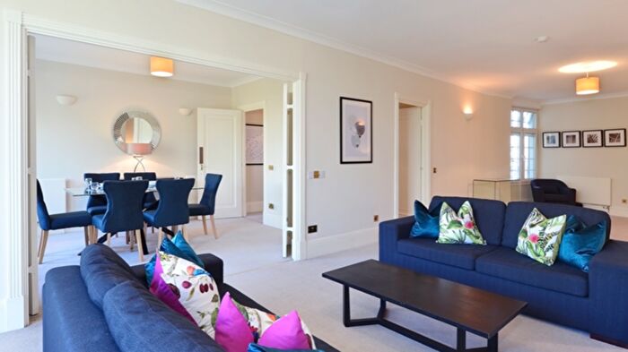 5 Bedroom Flat To Rent In Park Road, London, NW8