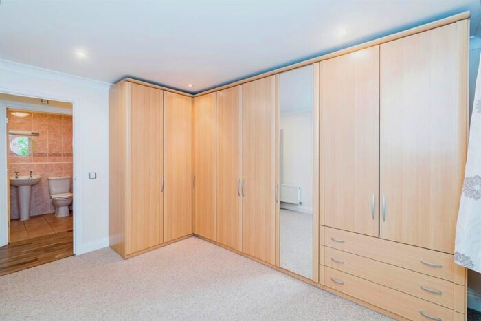 2 Bedroom Apartment For Sale In Winchester Road, Southampton, SO16