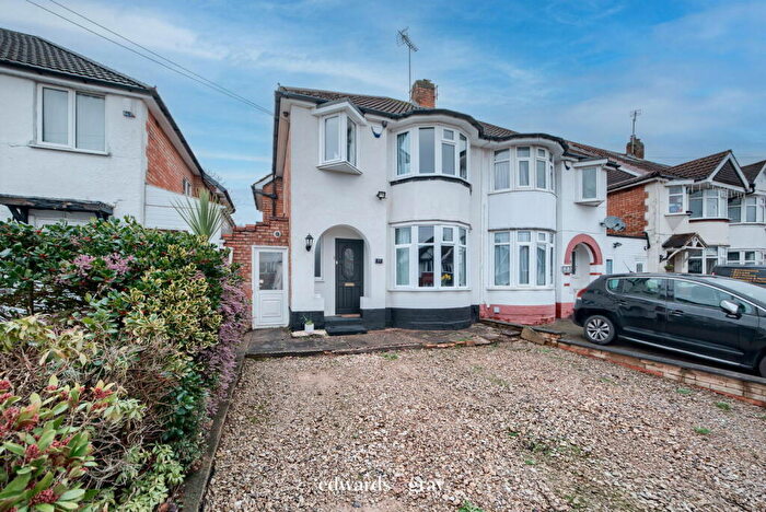3 Bedroom Semi Detached House For Sale In Acheson Road, Hall Green, Birmingham, B28