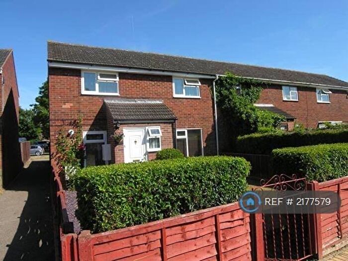 3 Bedroom End Of Terrace House To Rent In Maule Close, Huntingdon, PE29