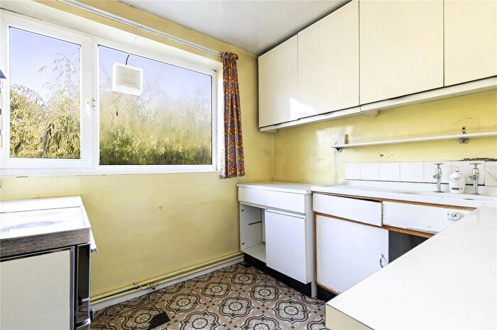 3 Bedroom Flat For Sale In Southgate Road, London, N1