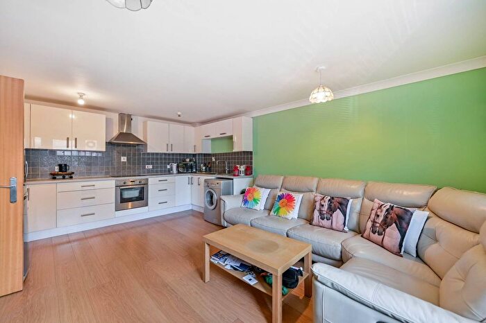 2 Bedroom Flat For Sale In St. Giles Close, Heston, Hounslow, TW5