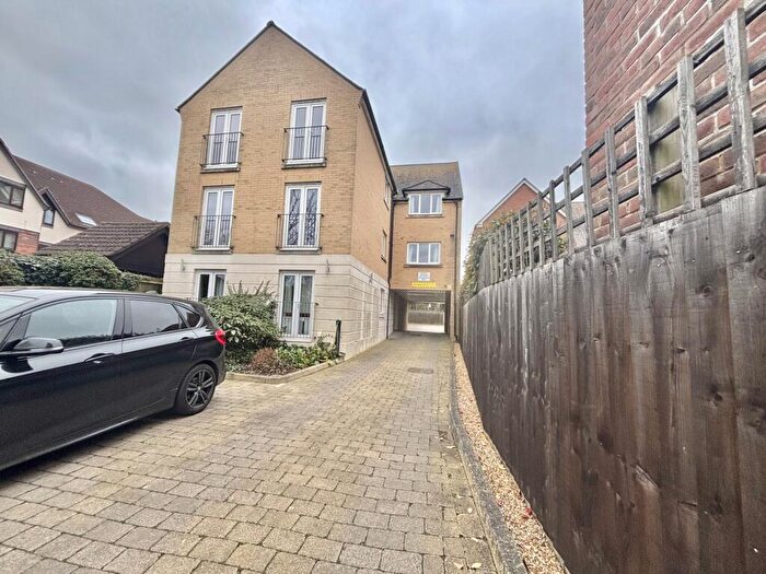 1 Bedroom Apartment To Rent In Station Approach, Theydon Bois, CM16