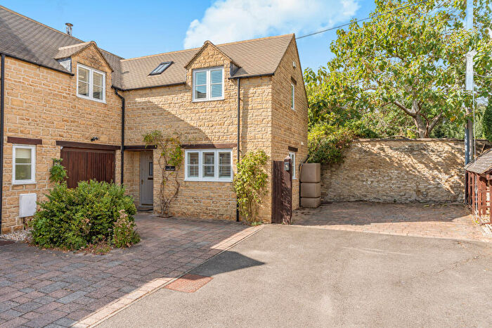4 Bedroom Semi-Detached House For Sale In Bridge Street, Bampton, Oxfordshire, OX18