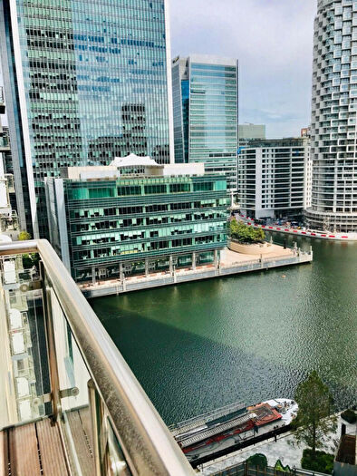 1 Bedroom Terraced House To Rent In Discovery Dock Apartments East, South Quay Square, London, E14