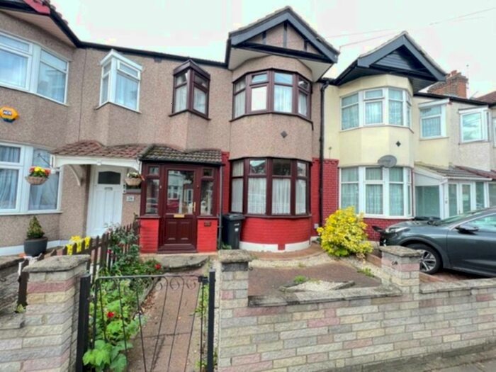 3 Bedroom Semi-Detached House To Rent In Tylehurst Garden, Ilford, IG1