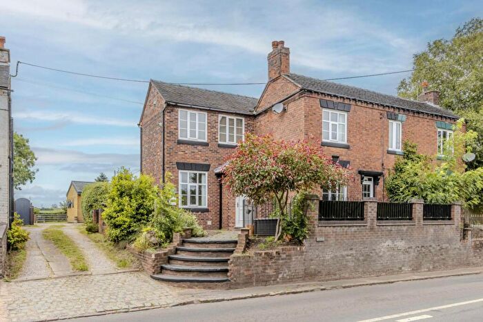 4 Bedroom Semi-Detached House For Sale In New Road, Wrinehill, CW3