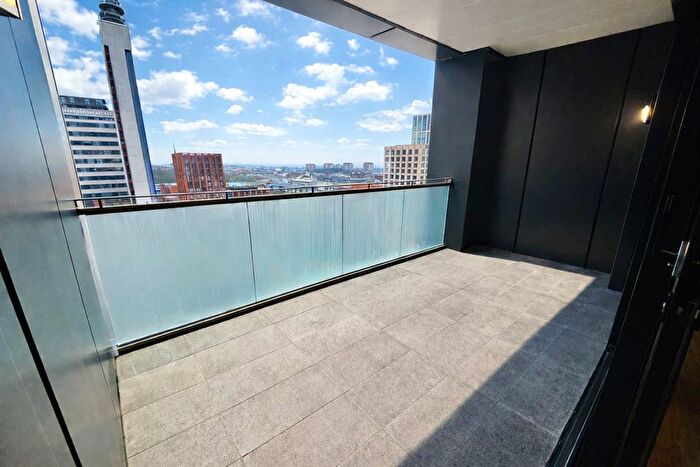2 Bedroom Flat For Sale In The Lightwell, Cornwall Street, Birmingham, B3