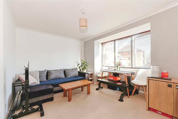 1 Bedroom Flat For Sale In Greyhound Road, Sutton, SM1