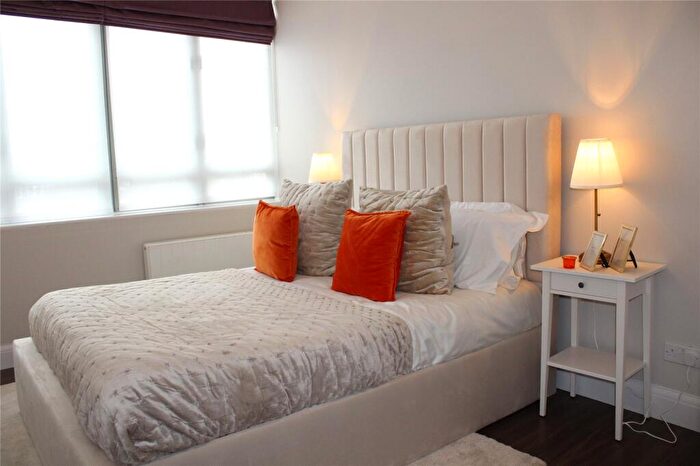 2 Bedroom Apartment To Rent In City Reach, London, EC1V