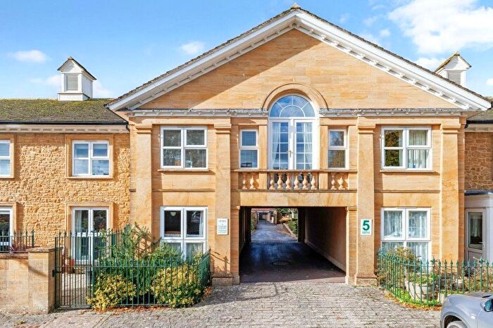 2 Bedroom Flat For Sale In Ashcombe Court, Ilminster, Somerset, TA19