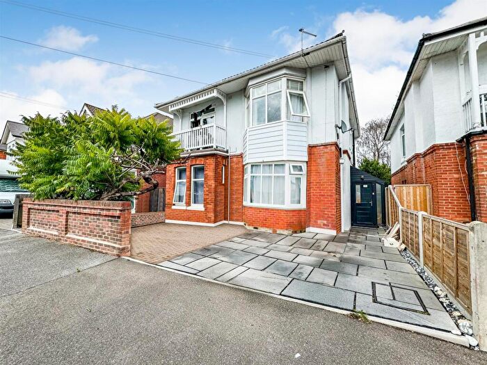 2 Bedroom Flat For Sale In Herberton Road, Bournemouth, Dorset, BH6