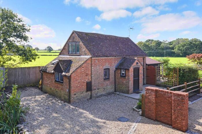 3 Bedroom Detached House For Sale In Knowle Lane, Cranleigh, GU6