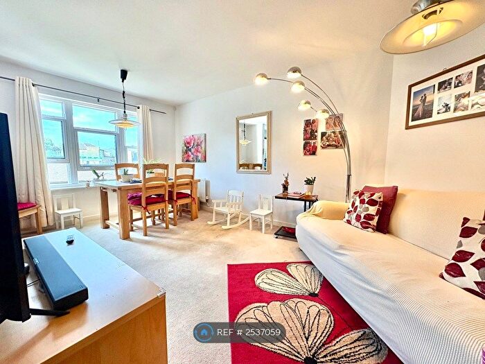 1 Bedroom Flat To Rent In Crescent Lane, London, SW4