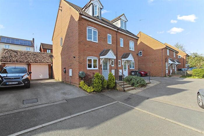 3 Bedroom Semi-Detached House For Sale In Dairy Way, Irthlingborough, Wellingborough, NN9