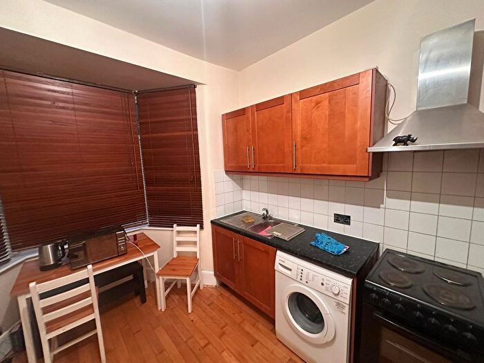 1 Bedroom Flat To Rent In Woodlands Park Road, Haringey, N15