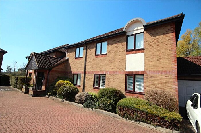 3 Bedroom Apartment For Sale In Watership Drive, Ringwood, BH24