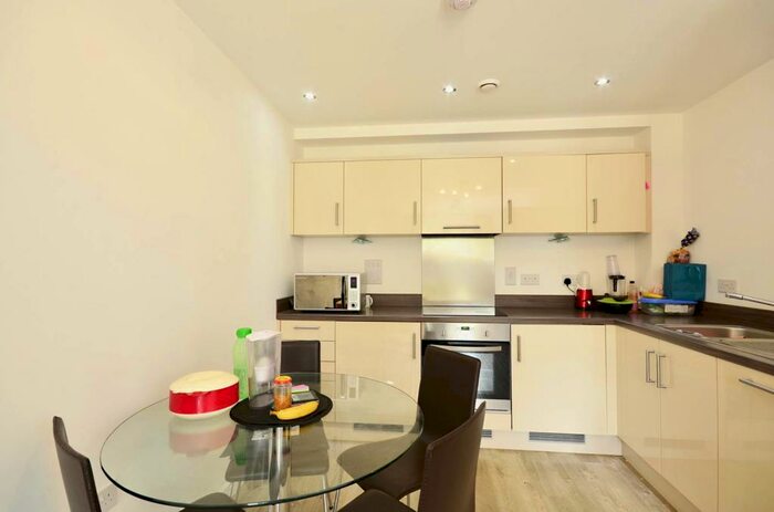 1 Bedroom Flat To Rent In Bradfield Close, Woking, GU22