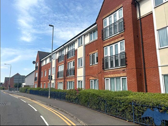 2 Bedroom Flat For Sale In Barnsdale Close, Loughborough, Leicestershire, LE11