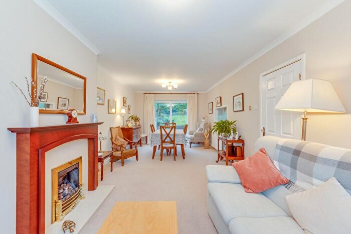 3 Bedroom Semi-Detached House For Sale In St. Quentin Rise, Bradway, S17