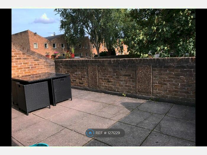 4 Bedroom Flat To Rent In Belmont Close, Clapham Common SW4