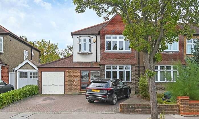 4 Bedroom Semi-Detached House For Sale In Eldon Avenue, Croydon, CR0