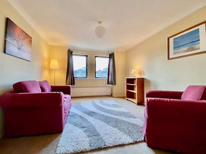 2 Bedroom Flat To Rent In Boat Green, Canonmills, Edinburgh, EH3
