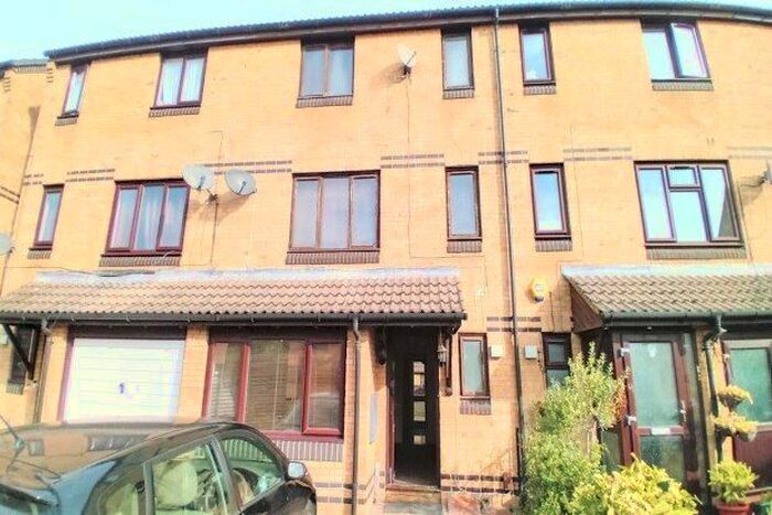 5 Bedroom Property To Rent In Second Avenue, London, E13