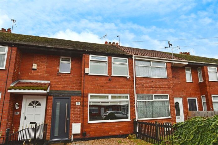 2 Bedroom Terraced House For Sale In Welwyn Park Avenue, Hull, HU6