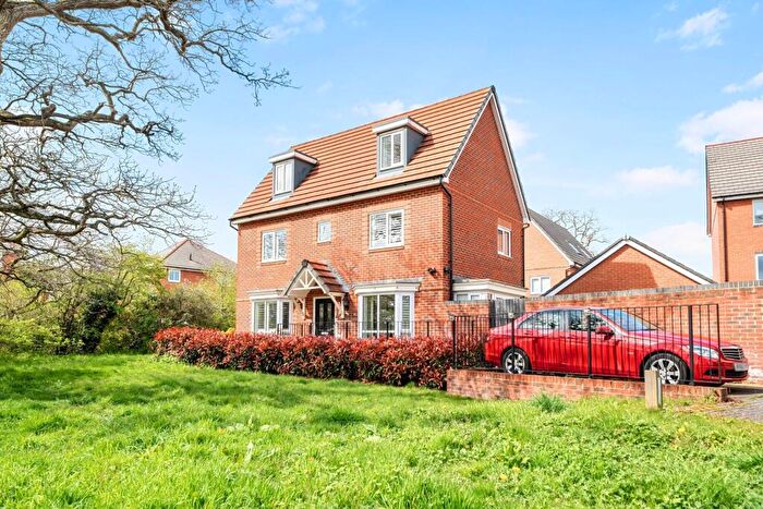 4 Bedroom Detached House For Sale In Bays Crescent, Reading, RG7