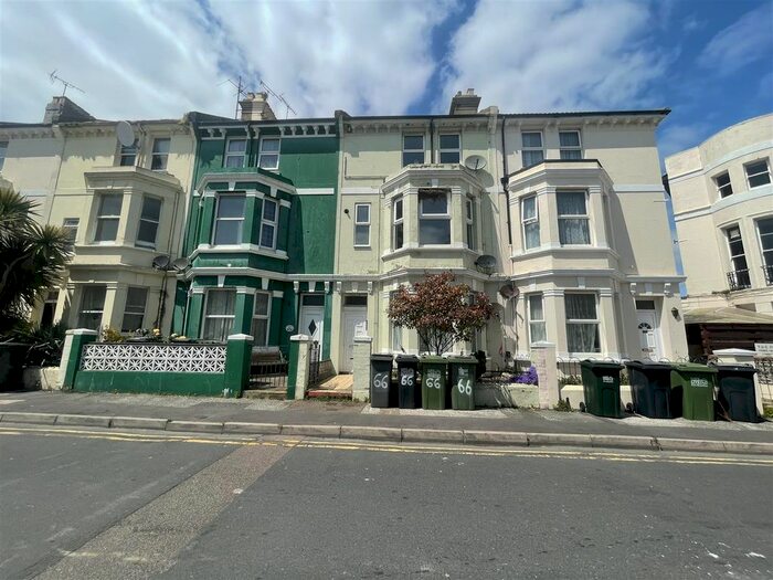 2 Bedroom Flat To Rent In Ceylon Place, Eastbourne, BN22