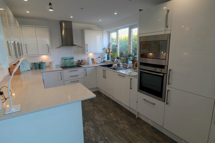 4 Bedroom Detached Bungalow To Rent In Matley Park Lane, Stalybridge, SK15