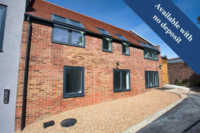 2 Bedroom Flat To Rent In Cheriton High Street, Folkestone, CT19